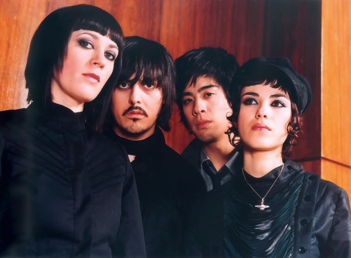 Ladytron-2005
